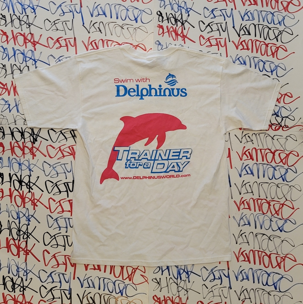 Swim With The Delphinus T Shirt Large